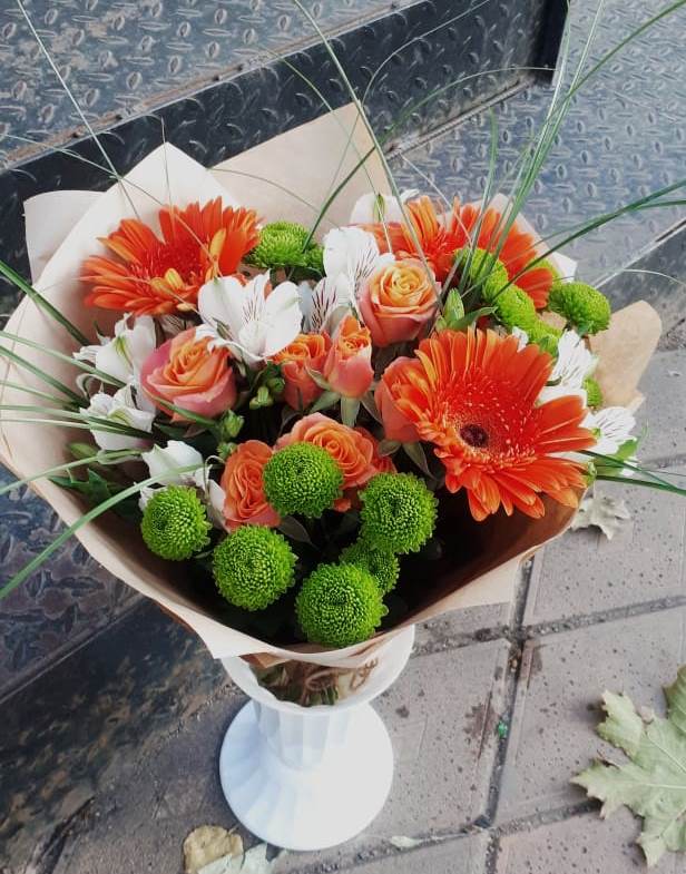 Букет цветов из: Герберы, Хризантемы, Альстромерии и Розы в Пластуновской
