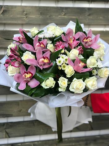 Букет цветов из: Розы и Хризантемы в Пластуновской