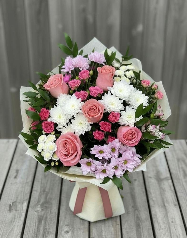 Букет цветов из: Альстромерии, Гвоздики, Розы и Хризантемы в Пластуновской