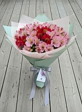 Букет цветов из:  Альстромерии #REPLACE_PRED# Пластуновской