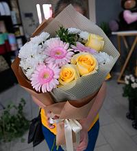 Букет цветов из:  Герберы, Розы и Хризантемы в Пластуновской