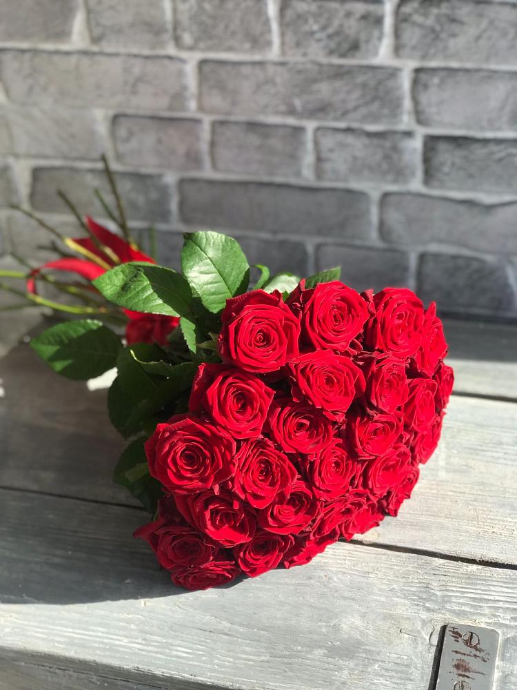 Букет Красные розы Фридом в Пластуновской
