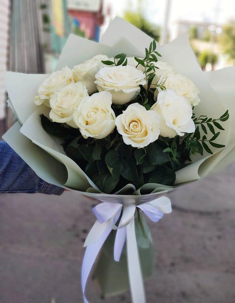 Букет Белые розы Проуд в Пластуновской