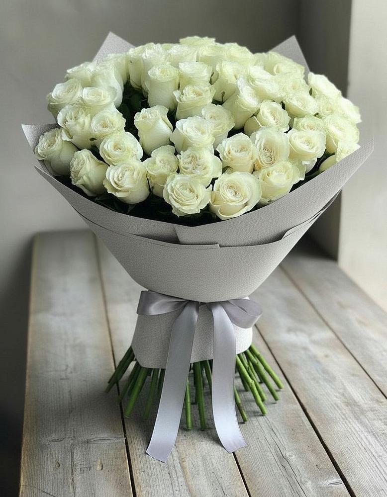 Букет 35 Белых роз в Пластуновской