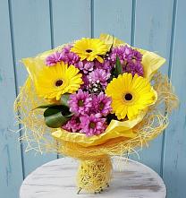 Букет цветов из:  Хризантемы и Герберы в Пластуновской