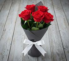 Букет 5 Красных роз Эдлесс Лав #REPLACE_PRED# Пластуновской