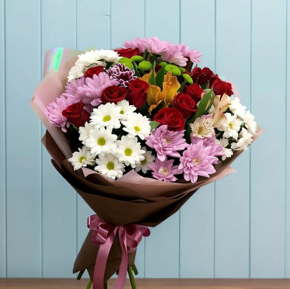 Букет цветов из: Розы, Хризантемы и Альстромерии в Пластуновской