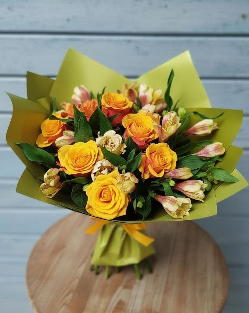 Букет цветов из: Альстромерии и Розы в Пластуновской